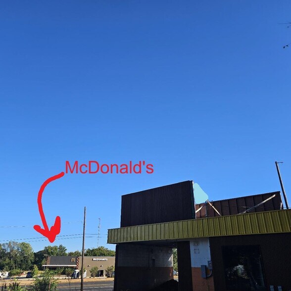 More Photos Of 720 E Rosedale St, Tyler Fast Food For Lease