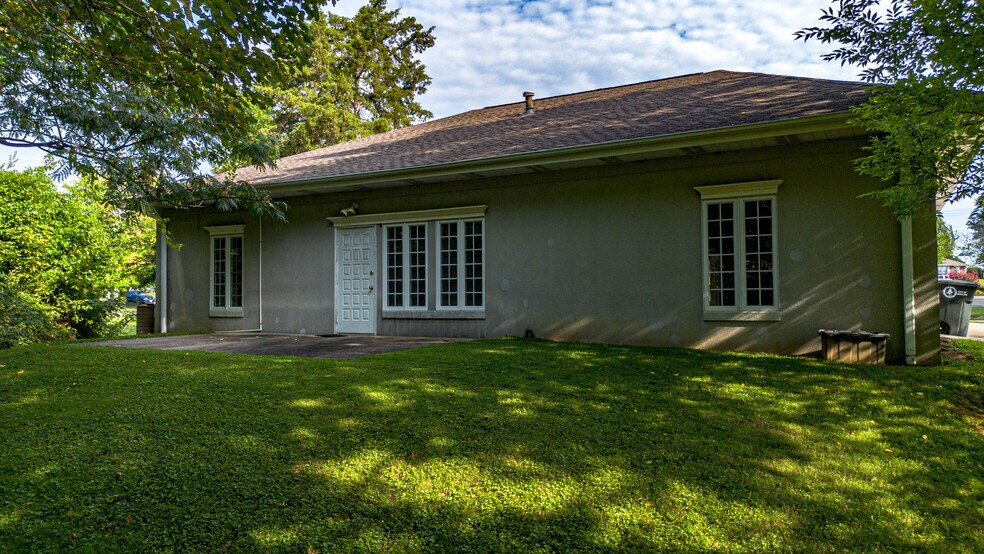 More Photos Of 3140 Parisa Dr, Paducah Office For Sale