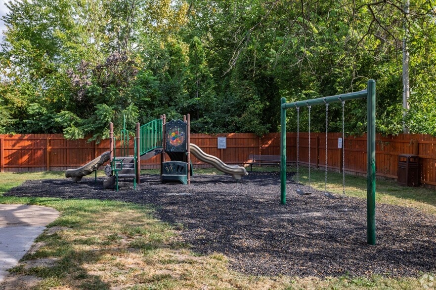 More Photos Of 4000 Archer Dr, East Moline Apartments For Sale