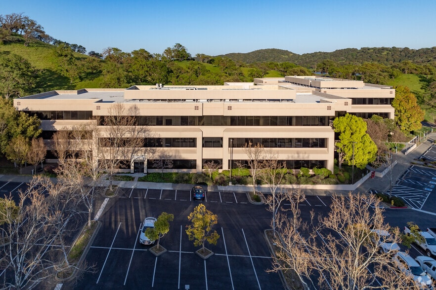 More Photos Of 100 Wood Hollow Dr, Novato Office For Lease