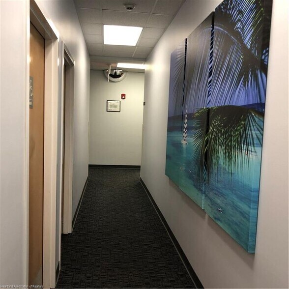 More Photos Of 7 Lykes Rd, Lake Placid Office For Lease