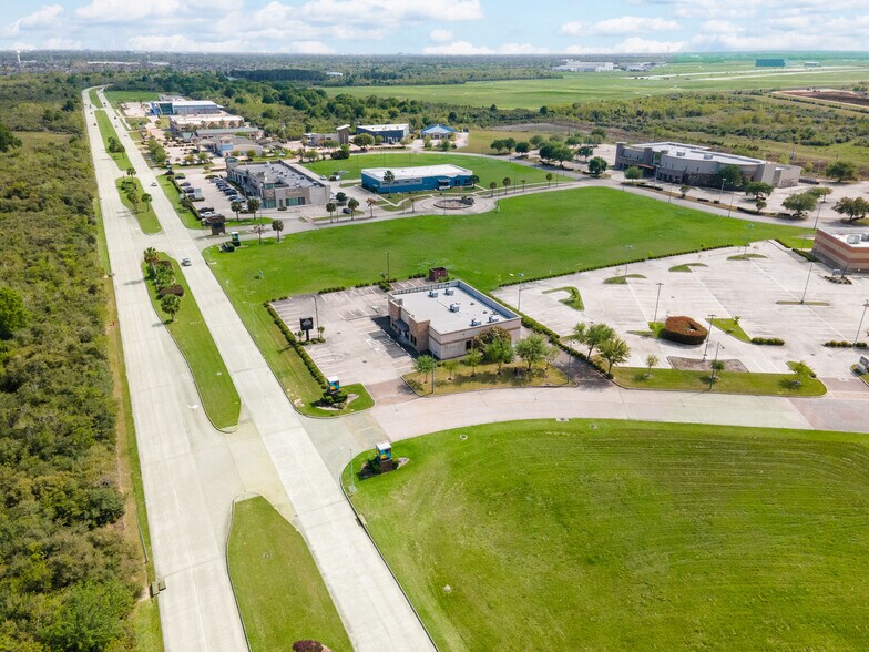 More Photos Of 11464 Space Center Blvd, Houston Freestanding For Lease