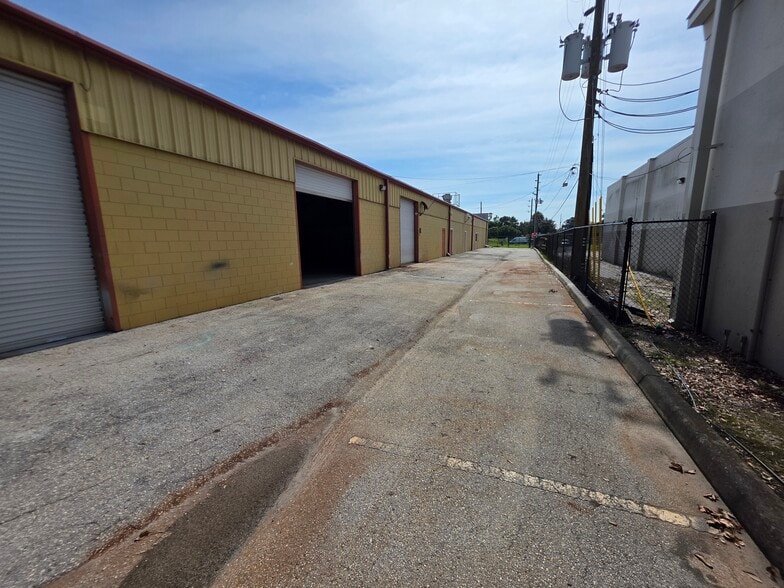 More Photos Of 1400 Jordan Ave, Orlando Flex For Lease