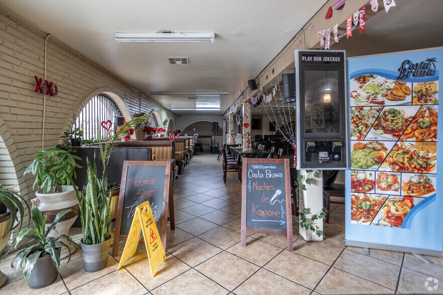 More Photos Of 114 E 11th St, Perris Restaurant For Sale