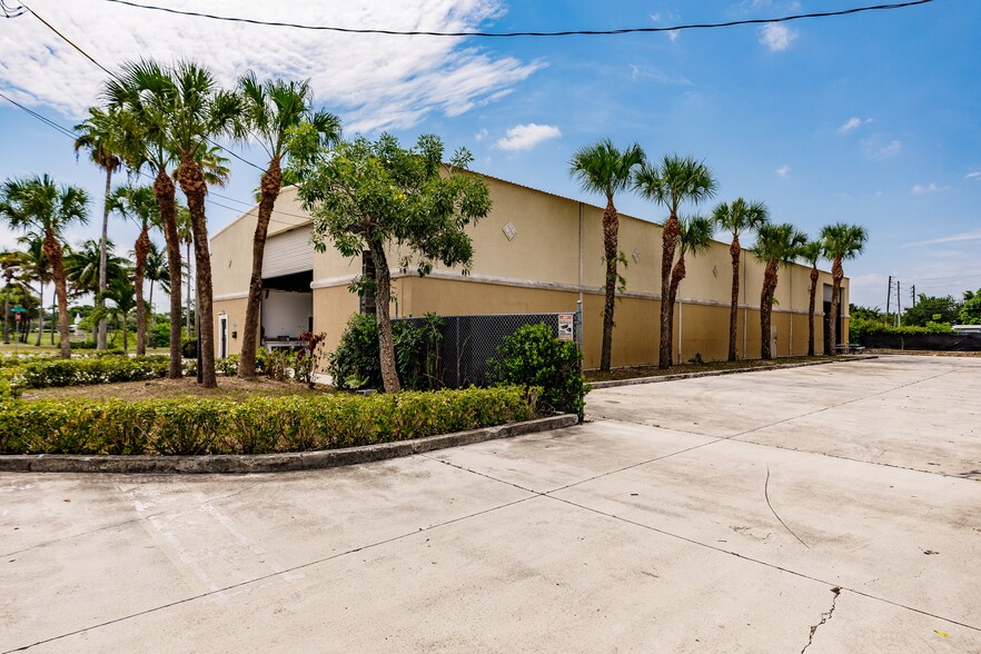 Primary Photo Of 1000 Lake Ida Rd, Delray Beach Warehouse For Lease