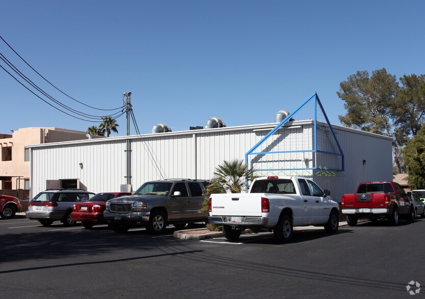 More Photos Of 2901 N Campbell Ave, Tucson Freestanding For Lease