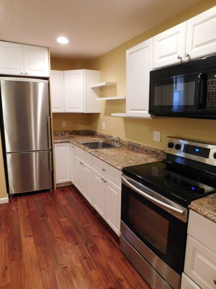 More Photos Of 9 N Broadway, Schenectady Storefront Retail Residential For Sale