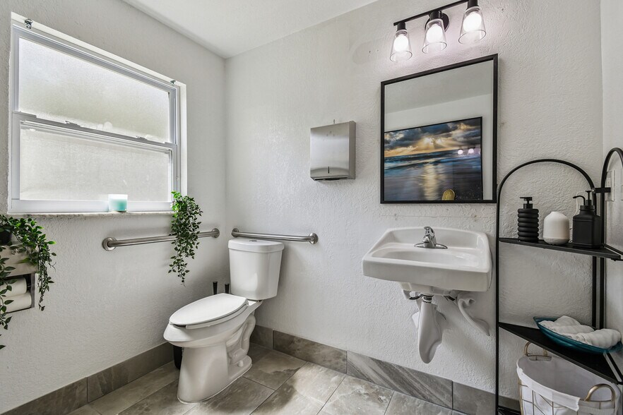 More Photos Of 5445 6th St, Zephyrhills Medical For Sale