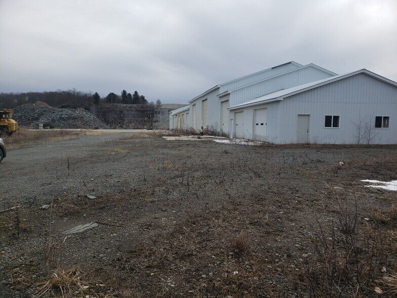More Photos Of 407 Peck Hill Rd, New Milford Manufacturing For Sale