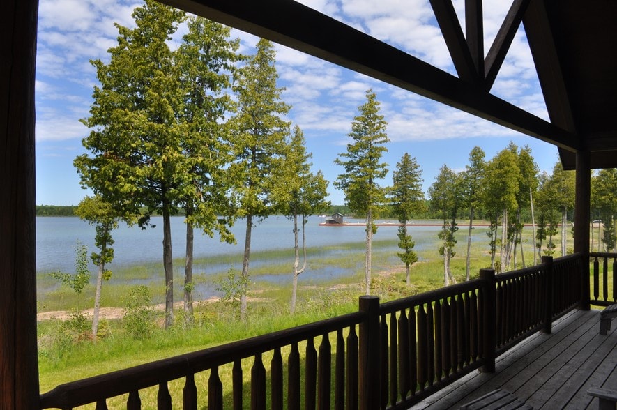 More Photos Of 33494 S Maxton Rd, Drummond Island Hotel For Sale