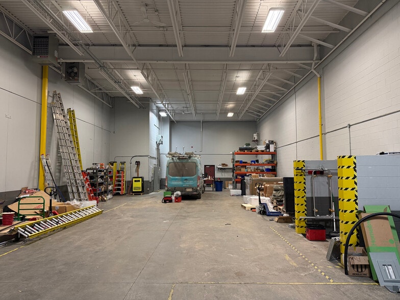 More Photos Of 7854-7878 10th St NE, Calgary Manufacturing For Lease