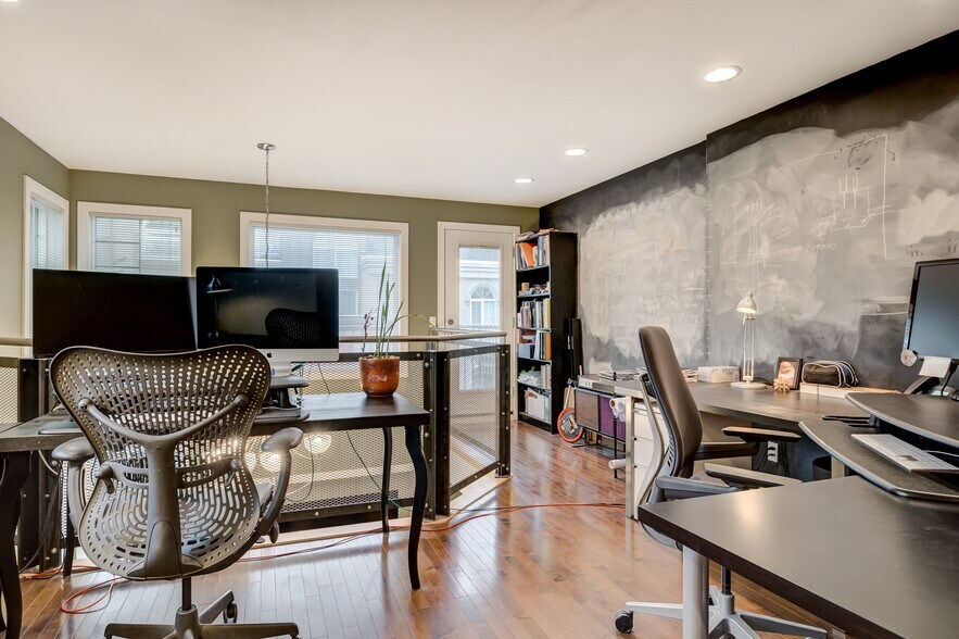 More Photos Of 1812 14A St SW, Calgary Office Residential For Sale