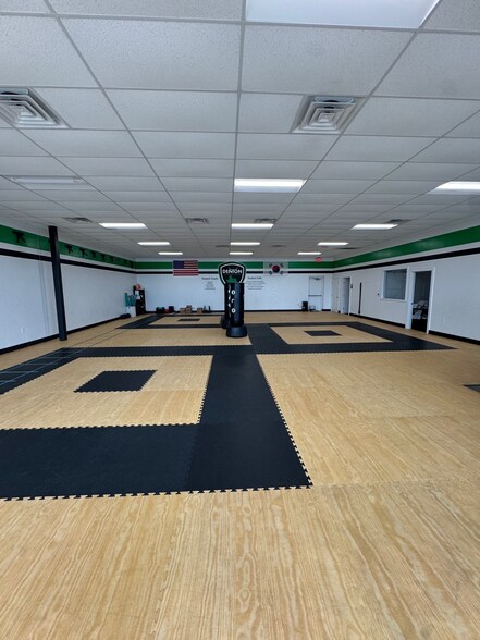 More Photos Of 3926 Teasley Ln, Denton Freestanding For Lease