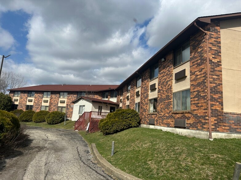 More Photos Of 2700 Wilson Rd, West Middlesex Hotel For Sale