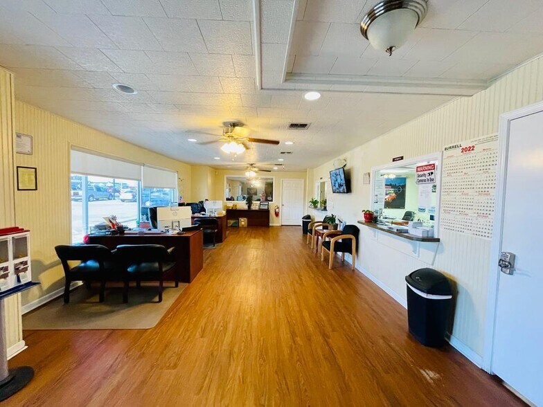 More Photos Of 4006 N Navarro St, Victoria Auto Dealership For Sale