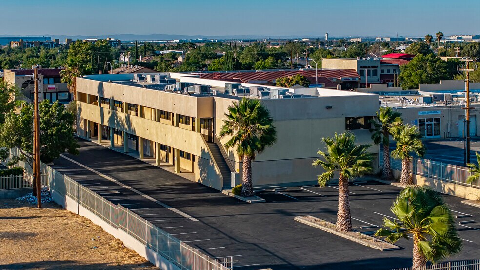 More Photos Of 310 E Palmdale Blvd, Palmdale Medical For Sale