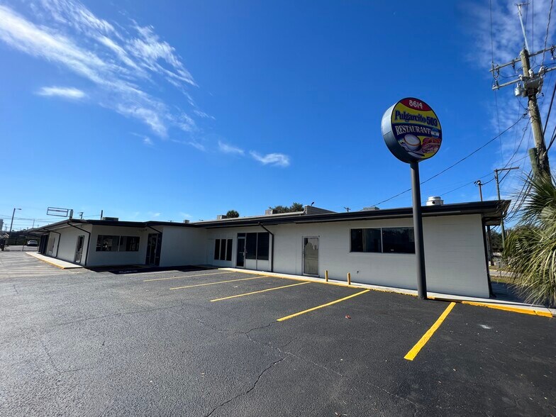 More Photos Of 8610 N Suwanee Ave, Tampa General Retail For Sale
