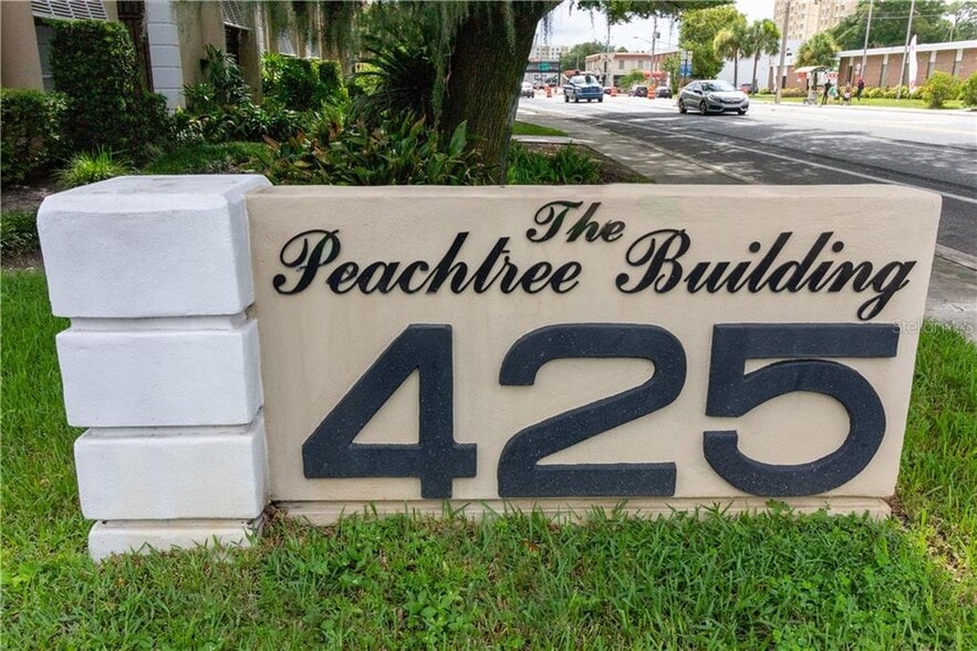 More Photos Of 425 W Colonial Dr, Orlando Office Residential For Lease