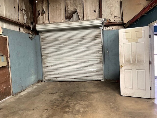 More Photos Of 1517 W Main St, La Porte Auto Repair For Sale