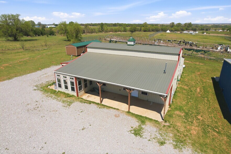 More Photos Of 17052 NE North Dr, Fletcher Flex For Sale