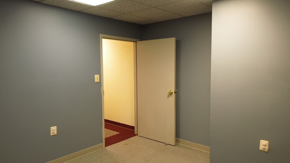 More Photos Of 7 Post Office Rd, Waldorf Medical For Sale