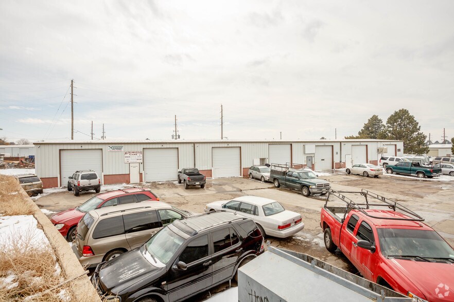 More Photos Of 1790 Jasper St, Aurora Light Manufacturing For Lease