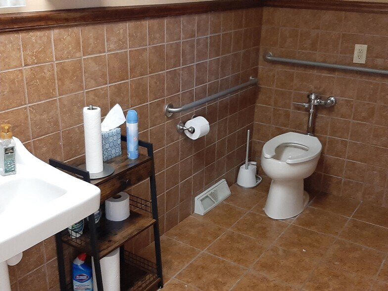 More Photos Of 2 Crane Park Dr, Wilbraham Medical For Lease