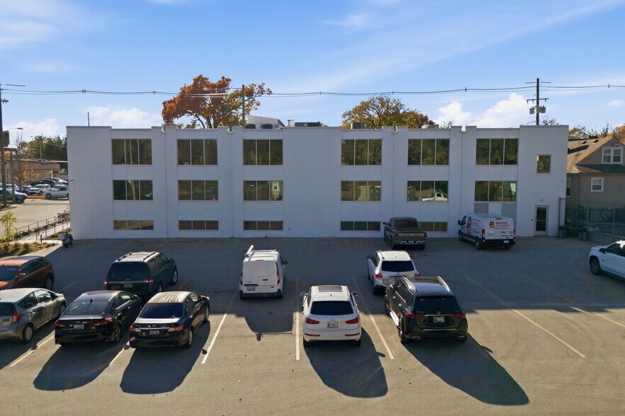 More Photos Of 125 Chenoweth Ln, Louisville Office Residential For Lease