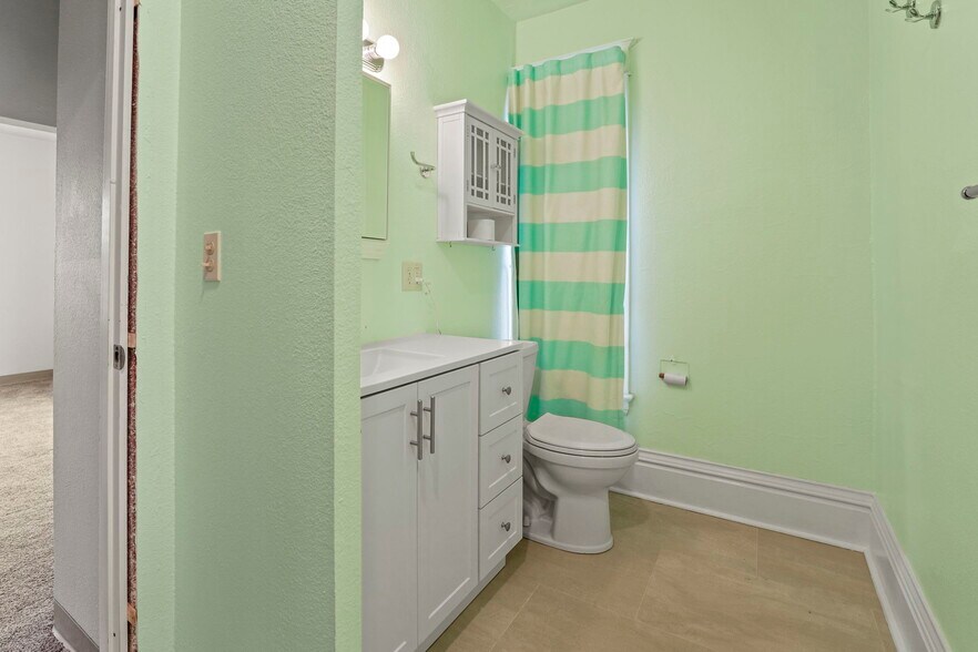 More Photos Of , Spokane General Retail For Sale