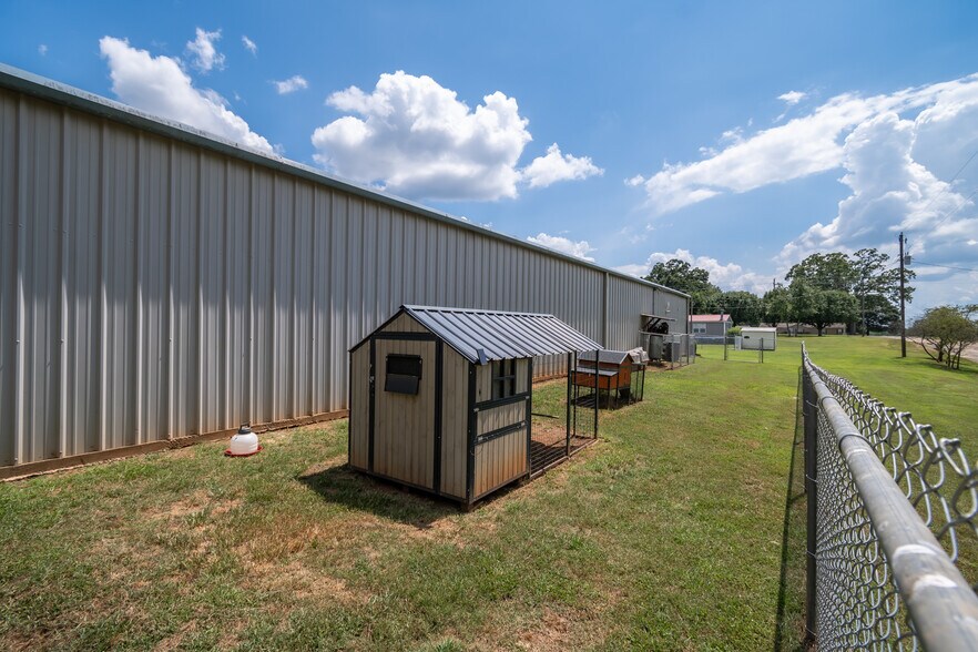 More Photos Of 3655 Neese Commerce Rd, Hull Multifamily For Sale