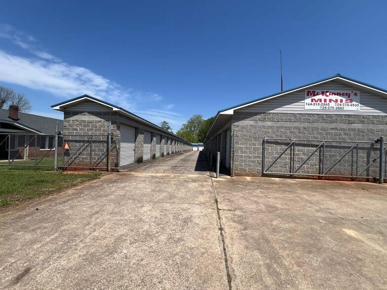 More Photos Of 309 Main St, Rockwell Self Storage For Sale