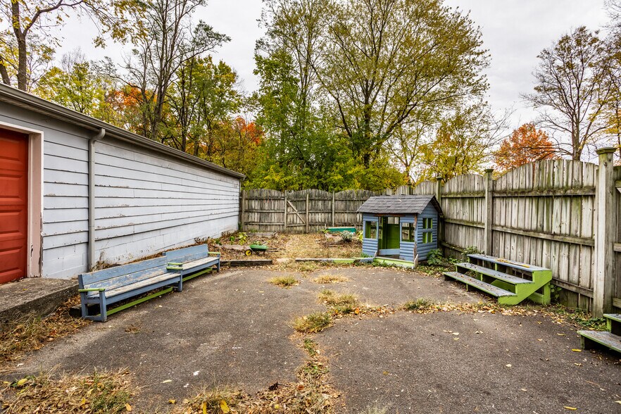 More Photos Of 7507 Michigan Rd, Indianapolis Daycare Center For Sale