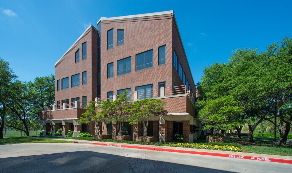 More Photos Of 14135 Midway Rd, Addison Office For Lease