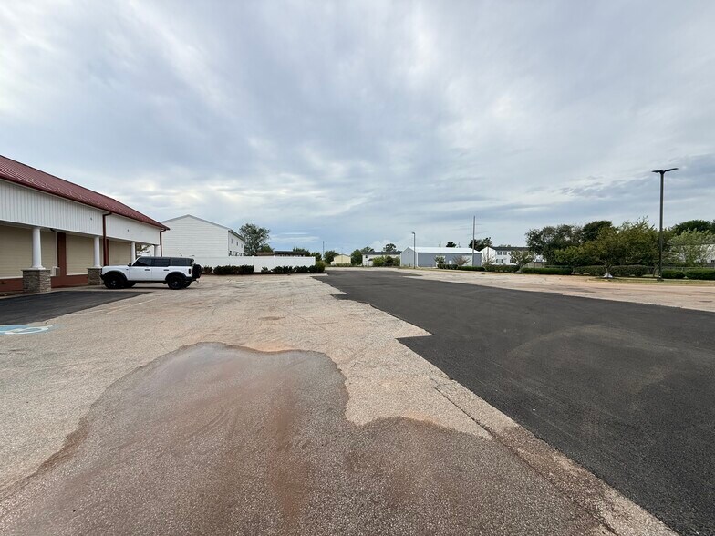 More Photos Of 535 Three Springs Rd, Bowling Green Freestanding For Sale