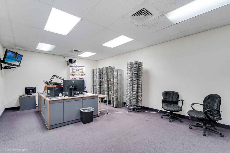 More Photos Of 13242 NW 7th Ave, Miami Office Residential For Sale