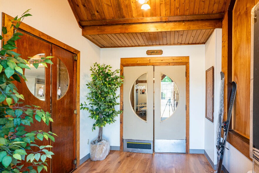 More Photos Of 401 E 5th St, Canton Restaurant For Sale