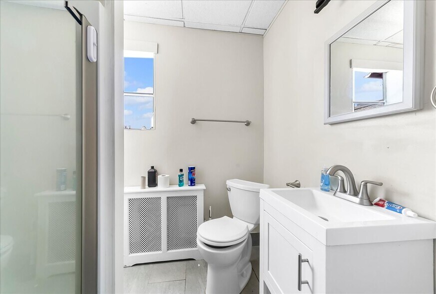More Photos Of 13-15 S Chester Rd, Swarthmore Storefront Retail Residential For Sale