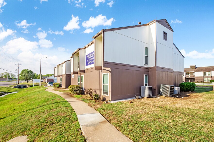 More Photos Of 407 Galaxy Road, Sapulpa Apartments For Sale