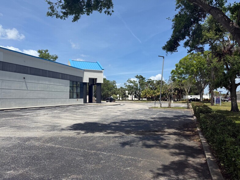 More Photos Of 23250 US Highway 19 N, Clearwater Freestanding For Lease