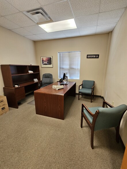 More Photos Of 256 Seaboard Ln, Franklin Medical For Lease