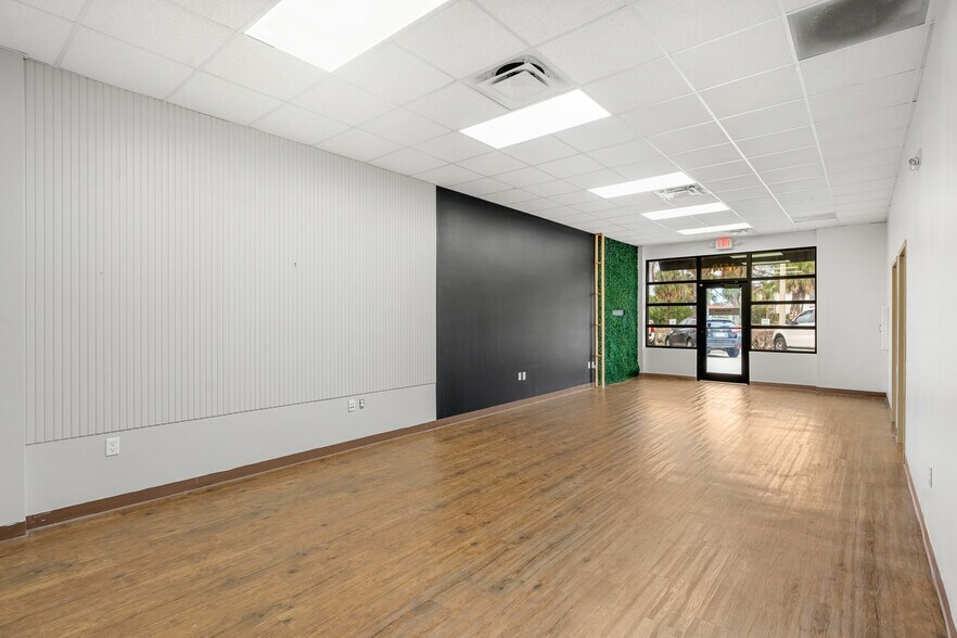 More Photos Of 1508-1510 S Harbor City Blvd, Melbourne Storefront For Lease