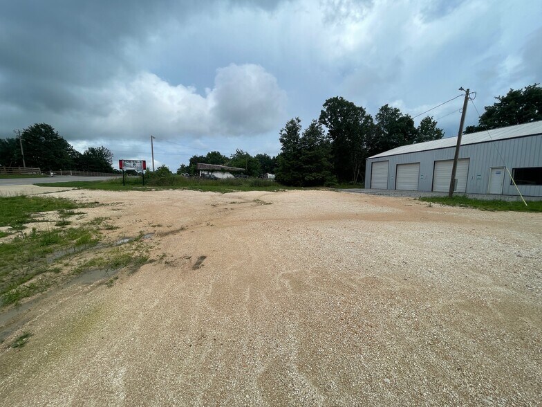 More Photos Of 6906 62/412 Highway, Viola Auto Repair For Sale
