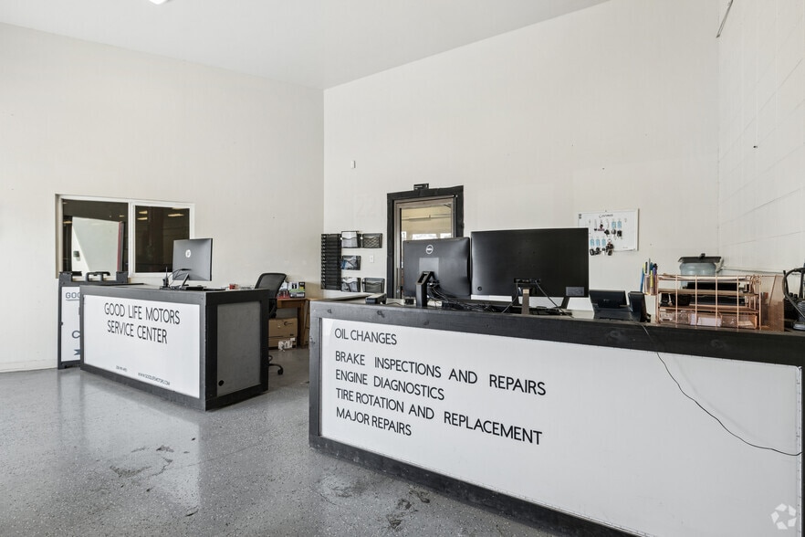 More Photos Of 221 11th Ave N, Nampa Auto Repair For Sale