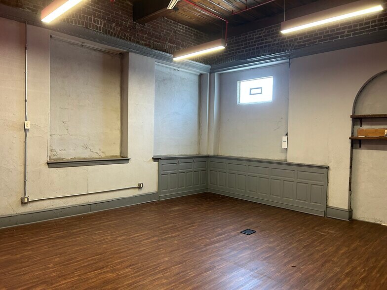 More Photos Of 2221 E Clearfield St, Philadelphia Warehouse For Lease