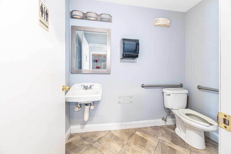 More Photos Of 137 Rutherford Ave, Franklin General Retail For Sale