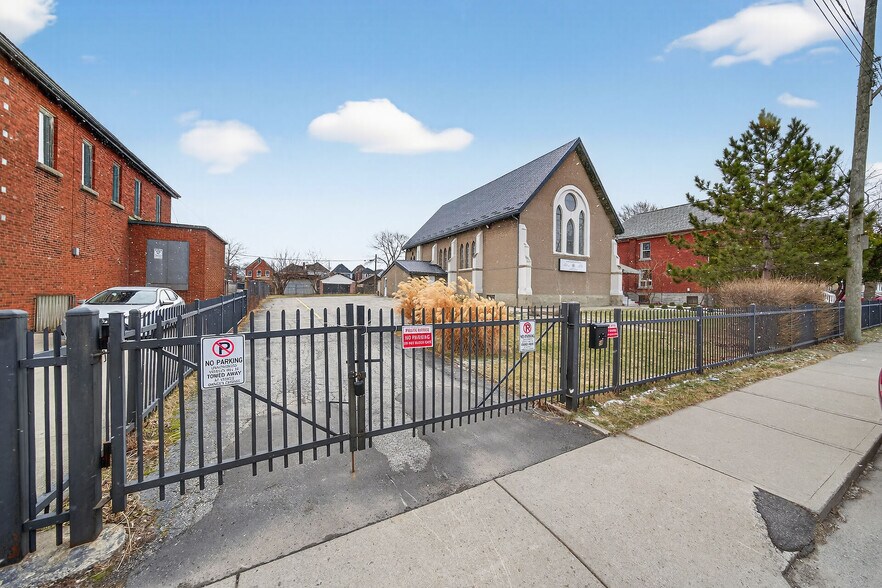 More Photos Of 50 Earl St, Hamilton Daycare Center For Sale