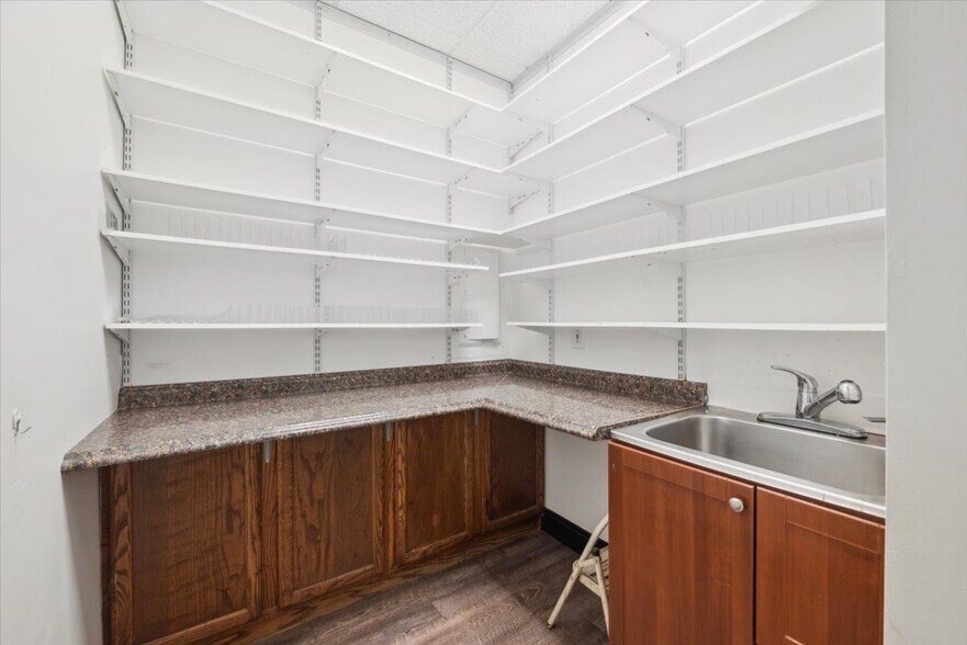 More Photos Of 10 Community Pl, Warren General Retail For Lease