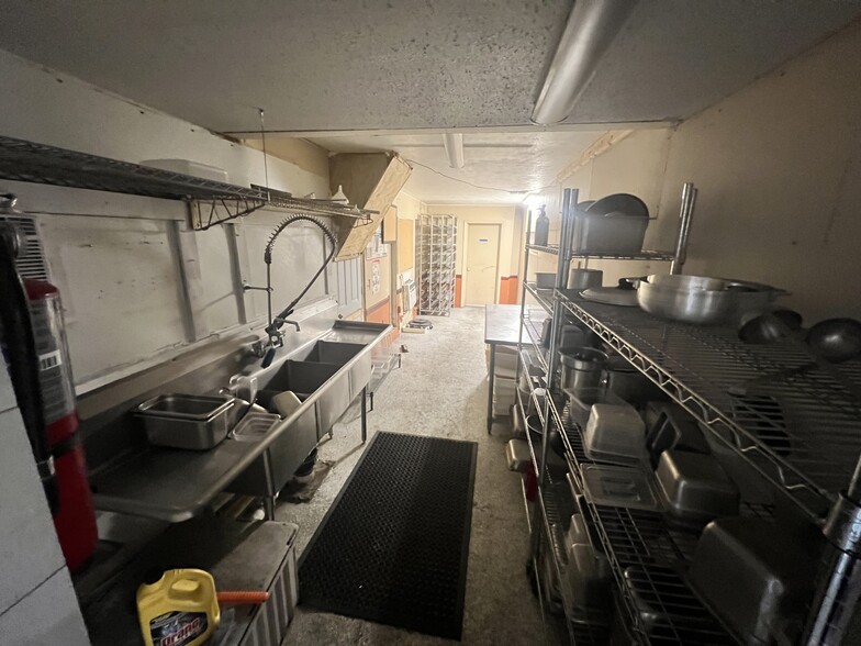 More Photos Of 5830 Gall Blvd, Zephyrhills Restaurant For Lease