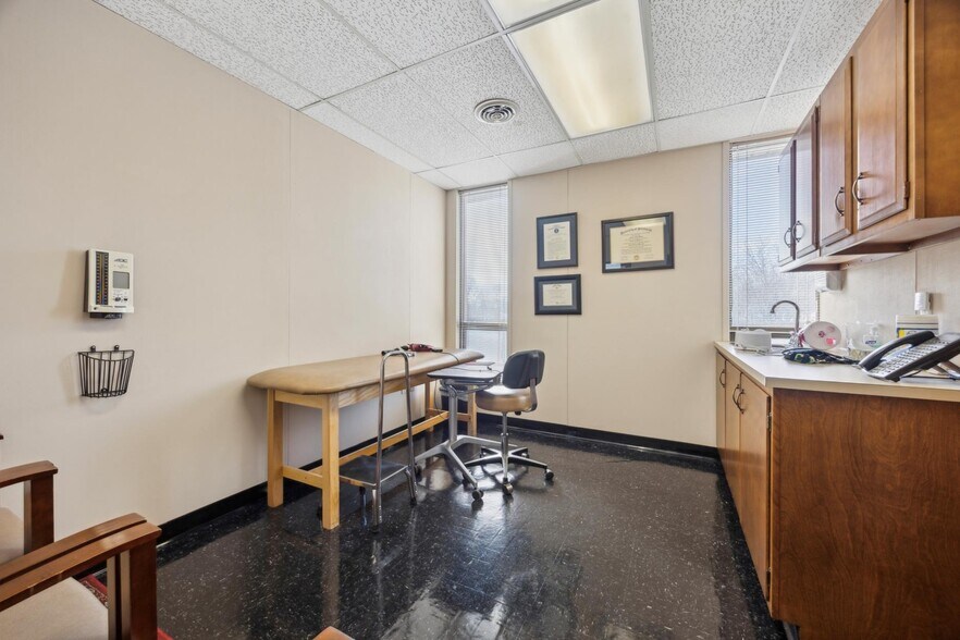 More Photos Of 1569 Medical Dr, Pottstown Office For Sale