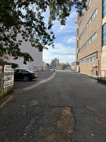 More Photos Of 2640 Canal St, New Orleans Office For Sale